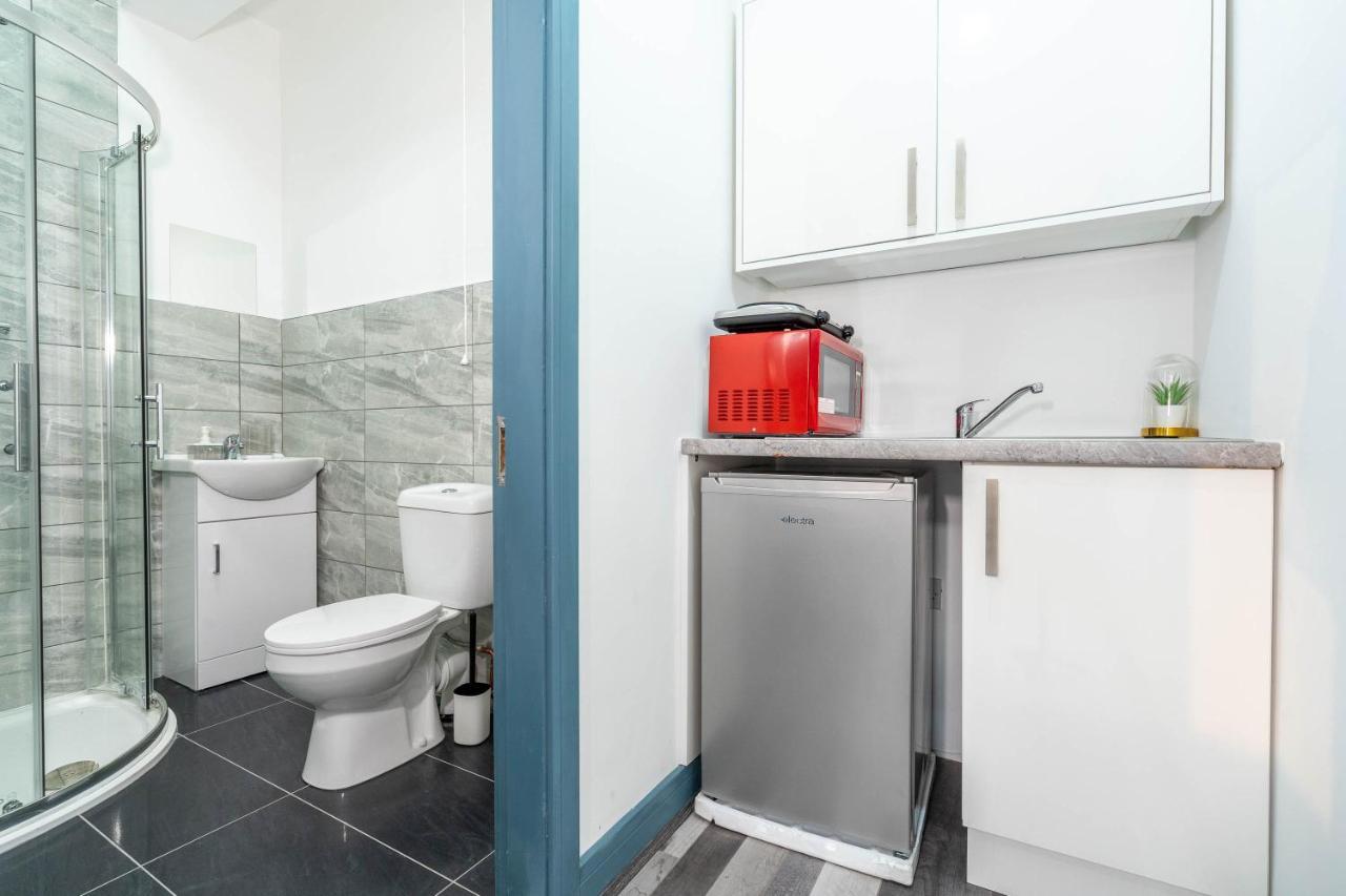 Chic Studio Oasis, West Midlands! Apartment Birmingham Ngoại thất bức ảnh