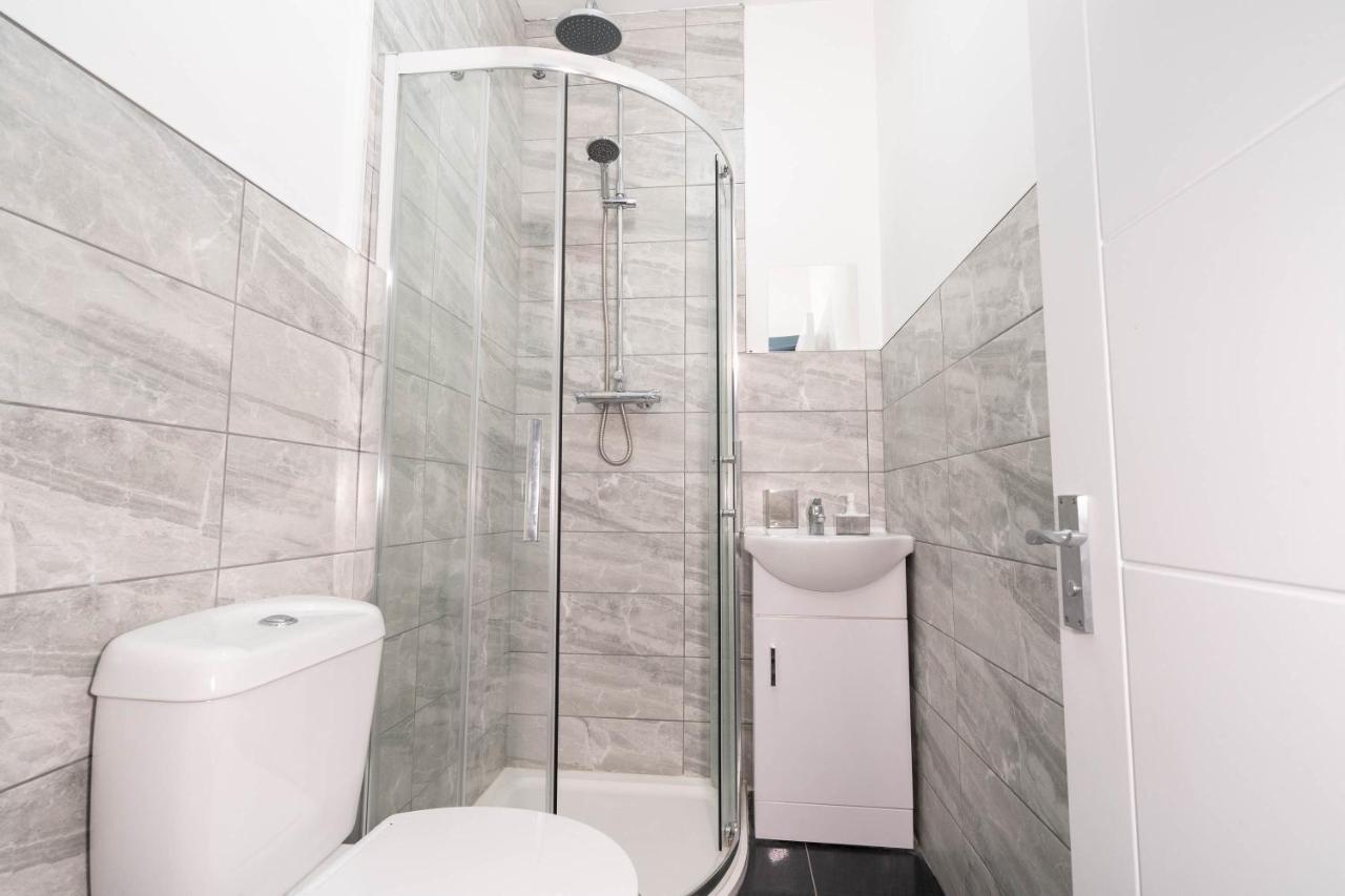 Chic Studio Oasis, West Midlands! Apartment Birmingham Ngoại thất bức ảnh